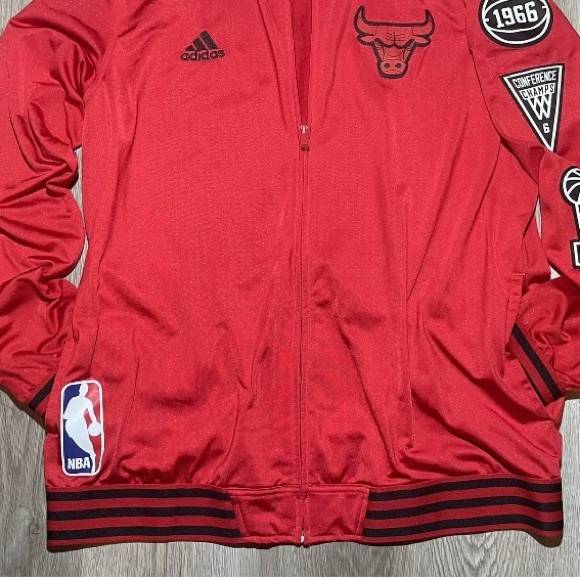 NWT Chicago Bulls Jacket - Picture 5 of 11